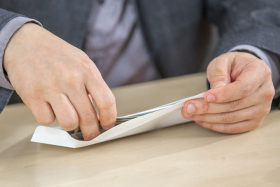 Студент из Тюмени пойман на даче взяток преподавателям шадринского колледжа