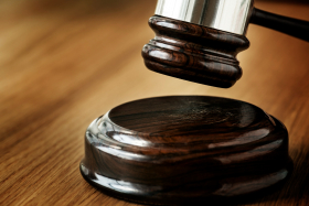 Двое курганцев предстанут перед судом за попытку продать 1,6 кг наркотиков