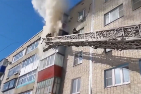 В Кургане тушили пожар в пятиэтажке