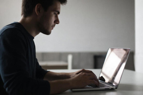 Более 10 млн рублей за неделю похитили мошенники у жителей Курганской области