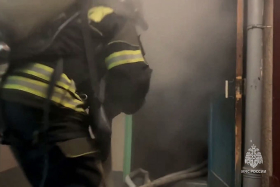 В Кургане на пожаре спасатели эвакуировали 30 человек, среди них — 8 детей