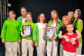 Школьники сыграли полуфинальную игру в лиге КВН "МАРТ"