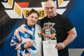 Анастасия Дюрягина привезла золото и серебро Чемпионата России по жиму штанги