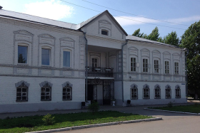 В Шадринске возбуждено уголовное дело о крупном обороте контрафактной табачной и алкогольной продукции