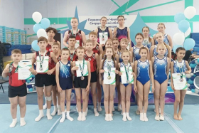 Шадринские акробаты завоевали 11 медалей на соревнованиях в Берёзовском