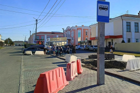 В Шадринске временно перенесена автобусная остановка на Комсомольской